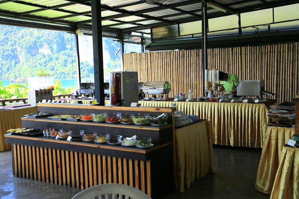 Фото Chaokoh Phi Phi Hotel & Resort