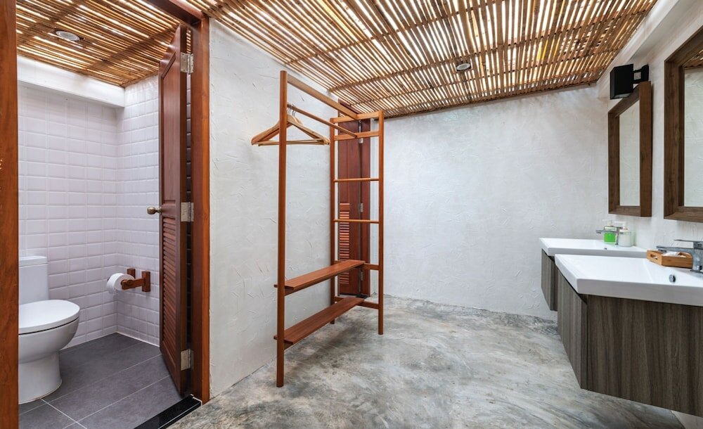 Фото The Little White Bird Traveller Hostel