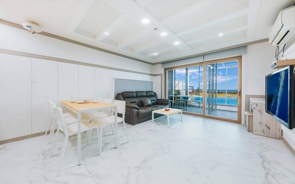 Фото Pohang Cheonnyeonbawi Pension