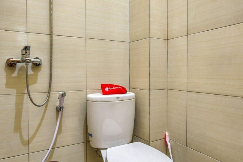 Фото RedDoorz Syariah near Kebon Rojo Park Blitar