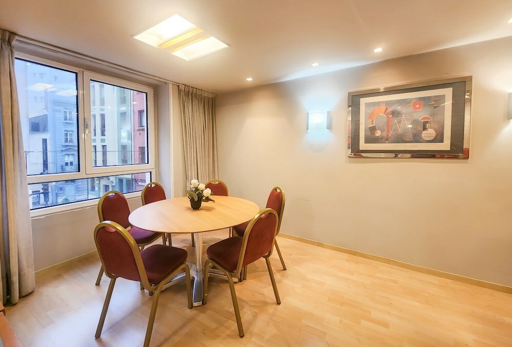 Фото City House Pathos