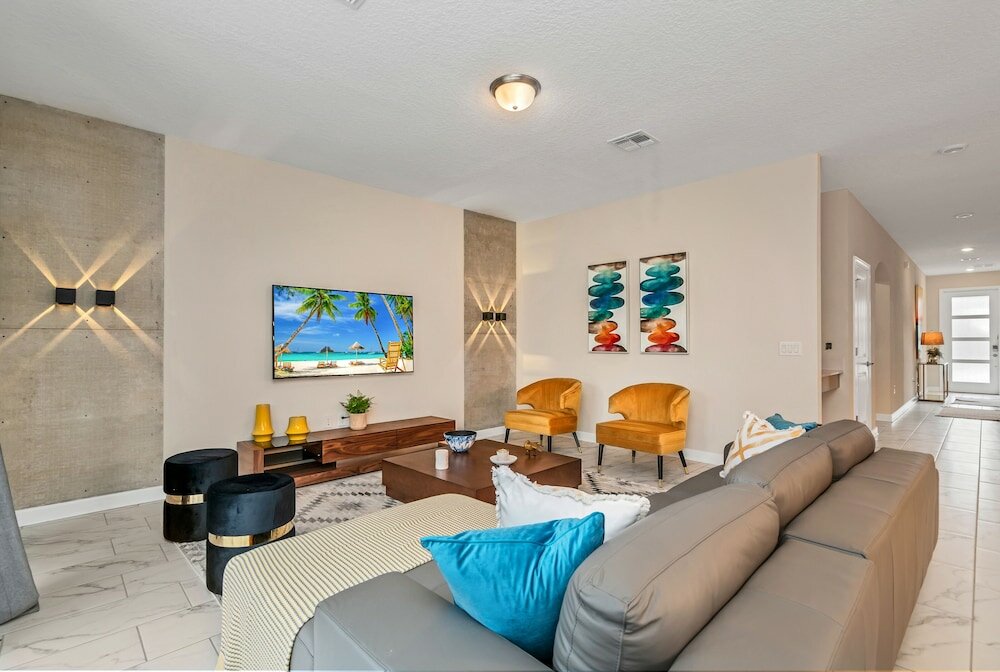 Фото Edgy, Modern 6 Bed 5 Bath