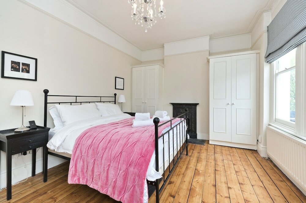 Фото Elegant Family Home near Wandsworth Common