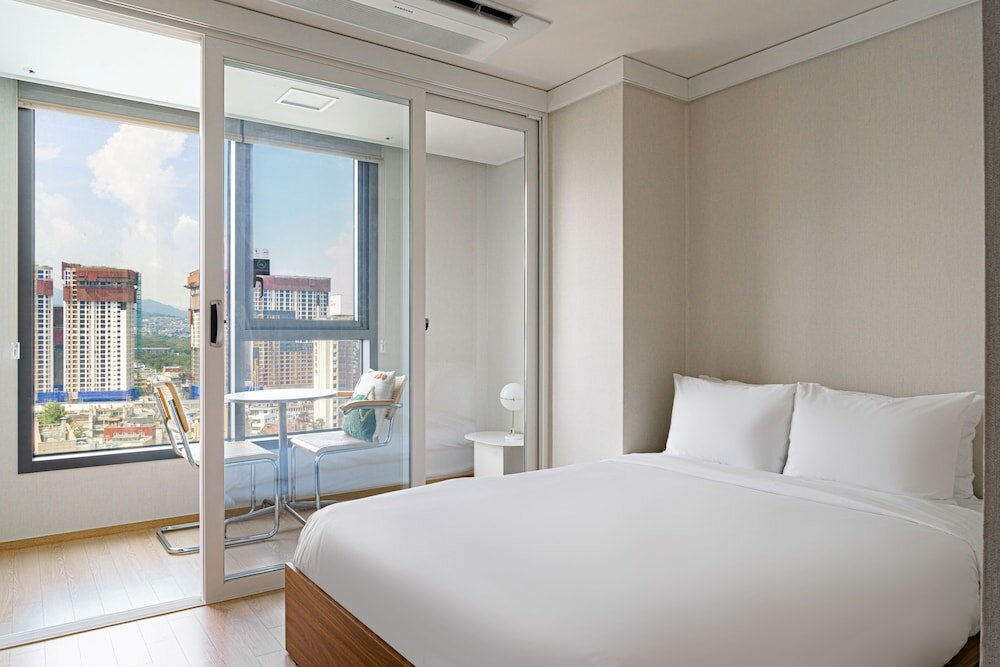 Фото Urbanstay Myeongdong