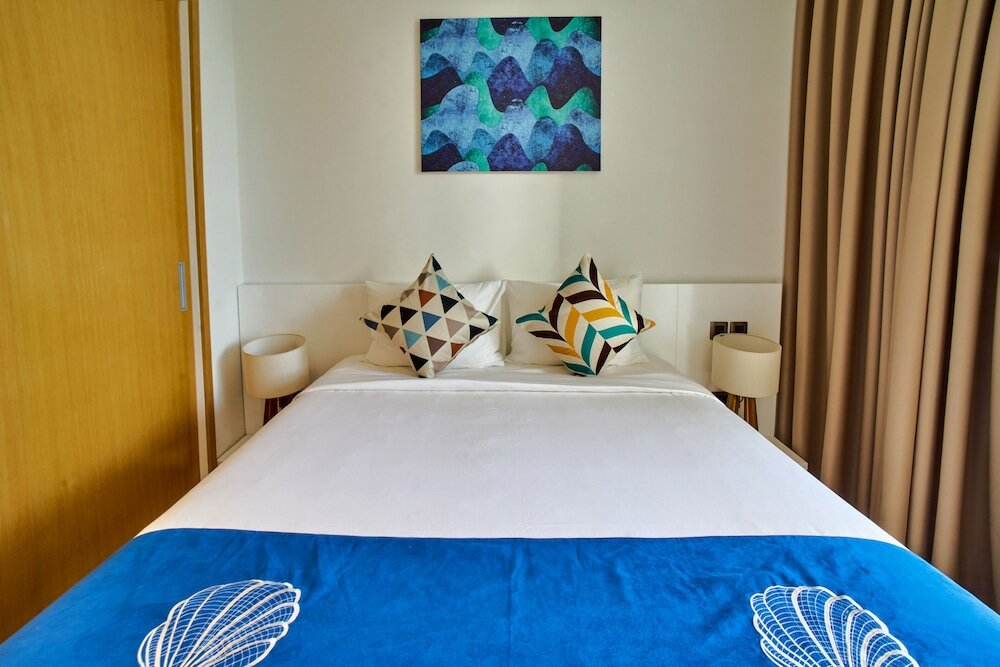 Фото Modern 4 Br villa-golf view for family