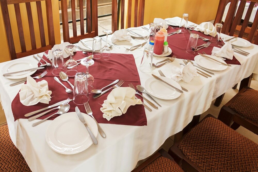 Фото Rwenzori International Hotel