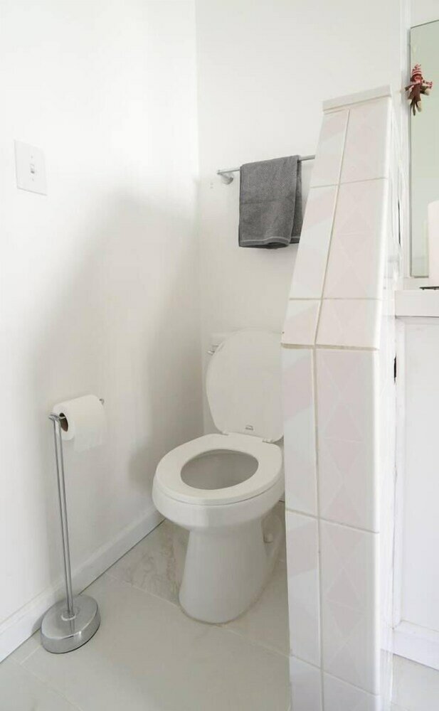 Фото Spacious House on Melrose w Private Backyard Gym