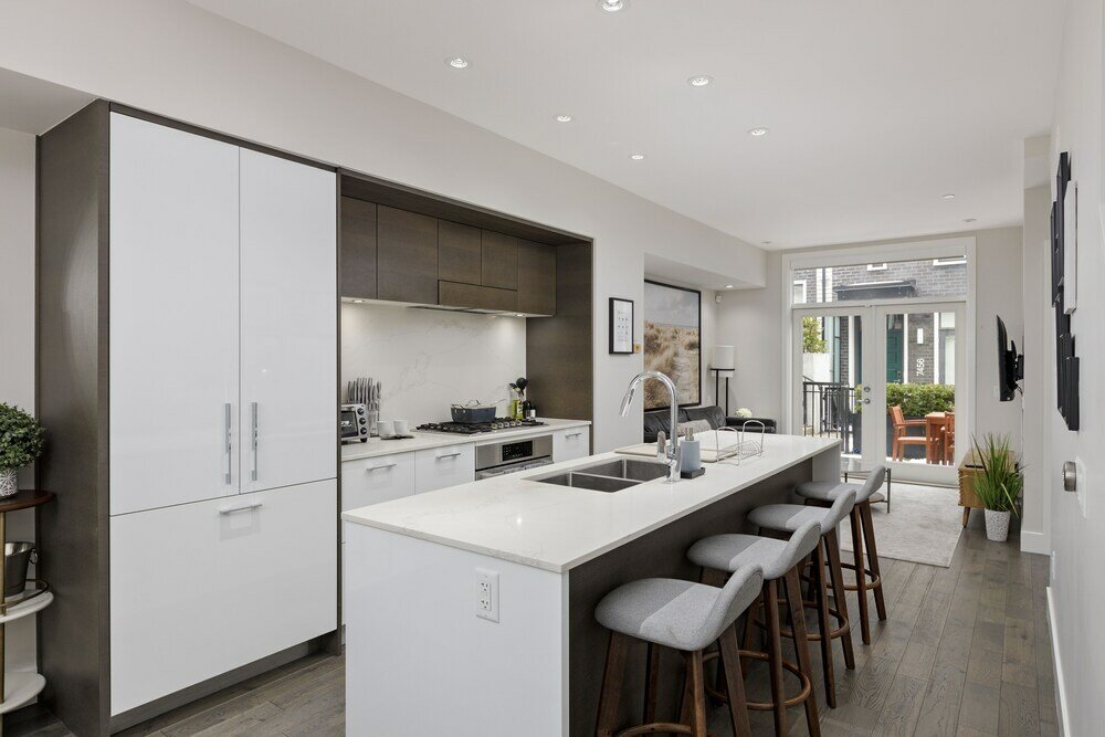 Фото 7476 Granville St