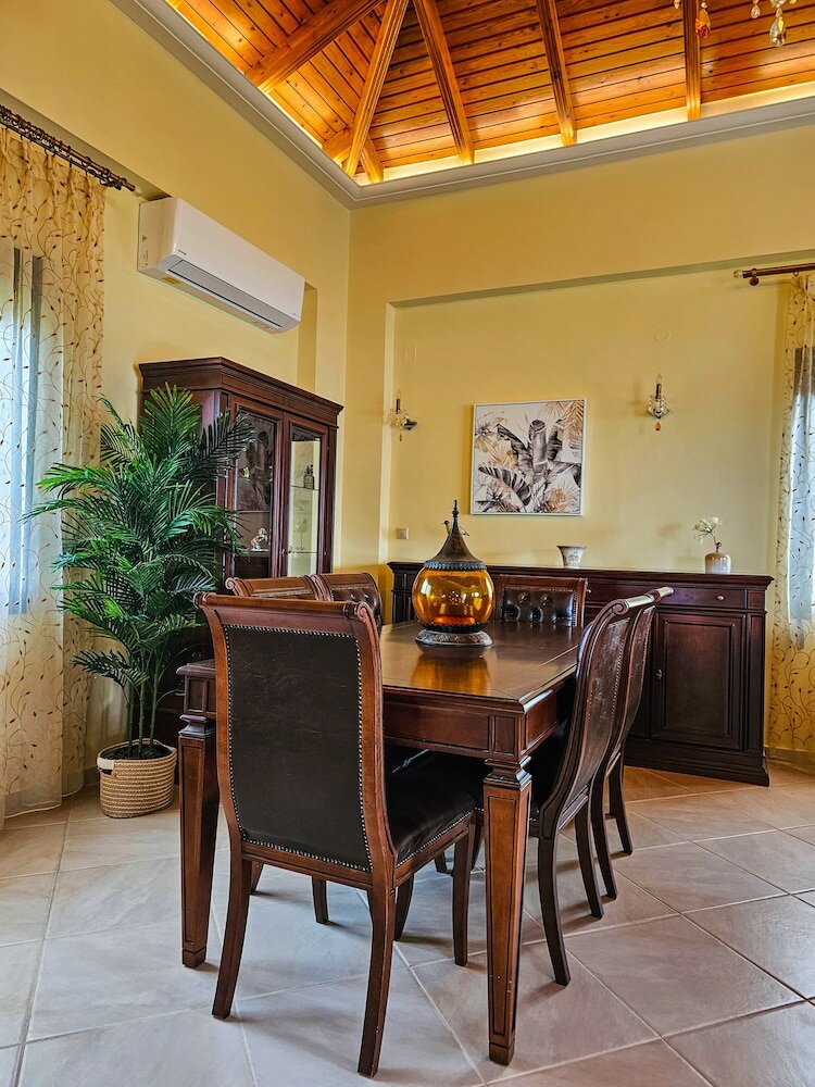 Фото Villa Aitheras - Mountain View & Garden