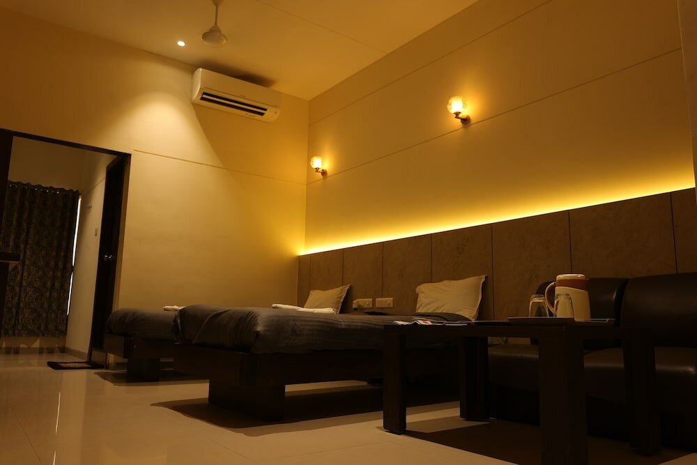 Фото Hotel Galaxy Deluxe