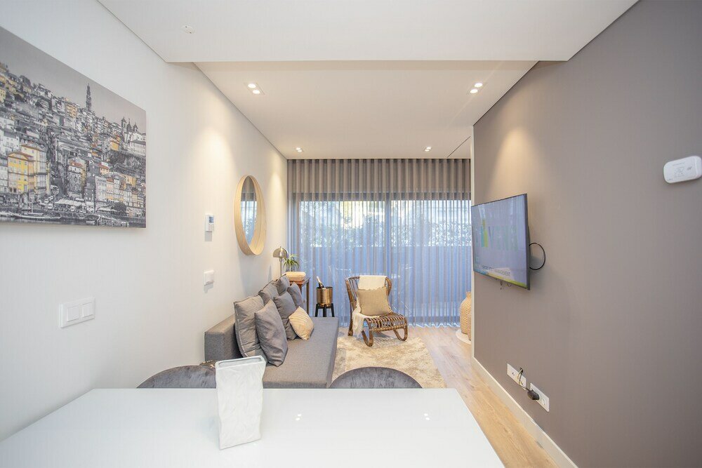 Фото Liiiving in Porto - Dragão Pool View