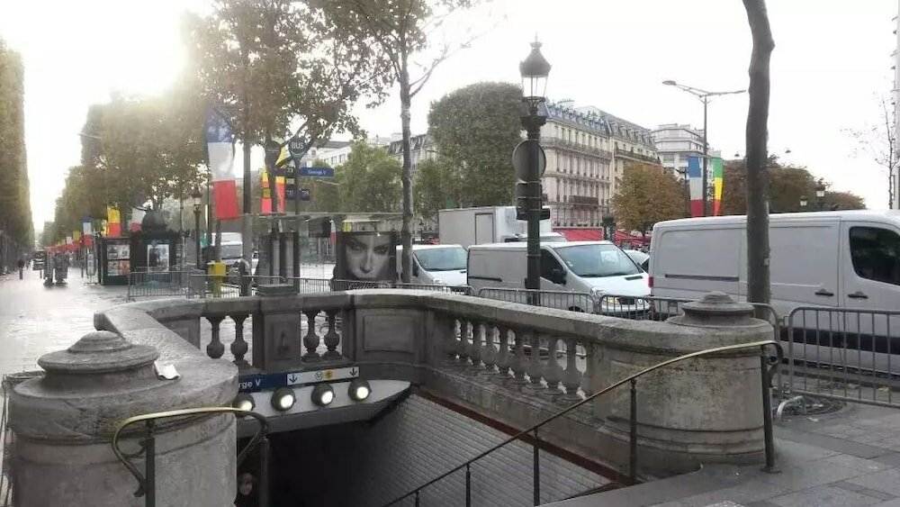 Фото Grand Hotel Champs-Elysees