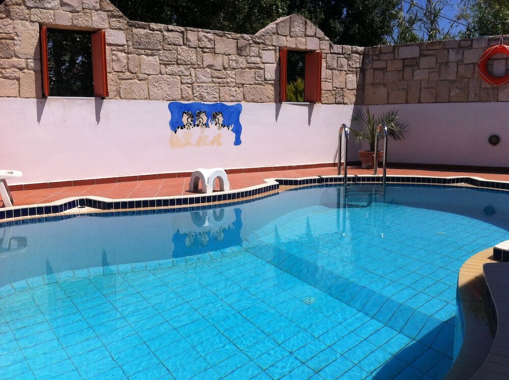 Фото отеля 2