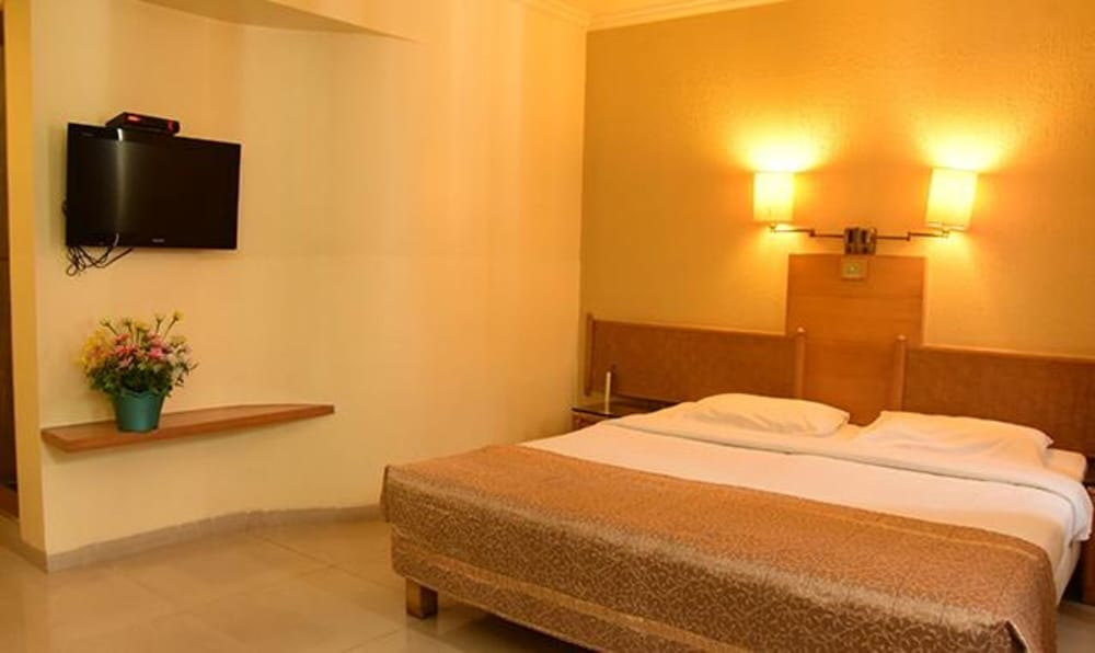 Фото Hotel Orchard Pune