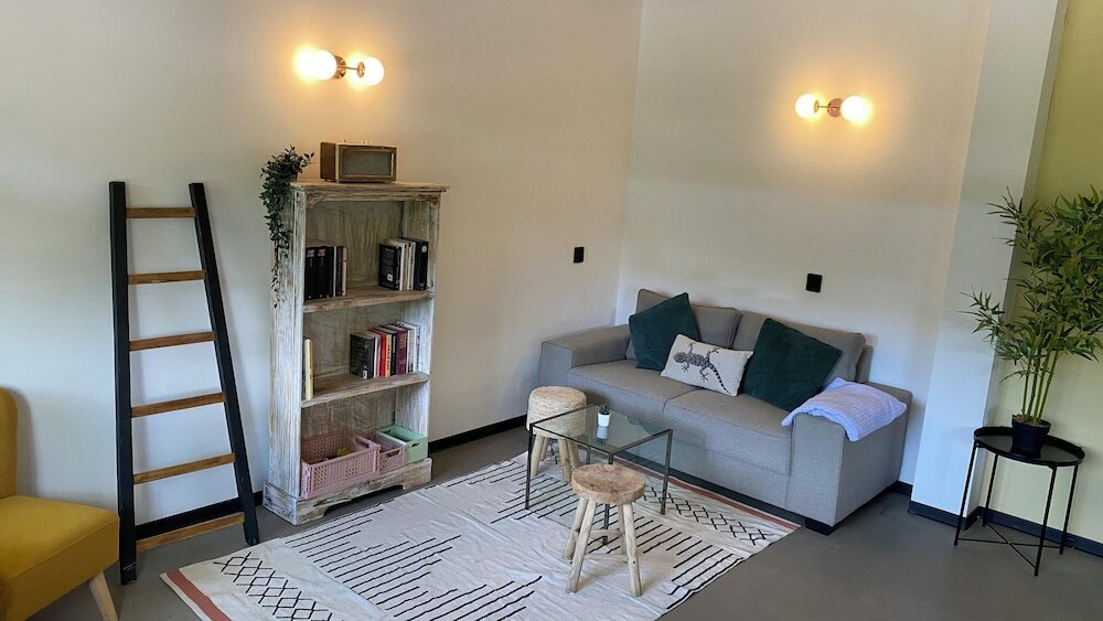 Фото Urban Hotel The Golden Stork