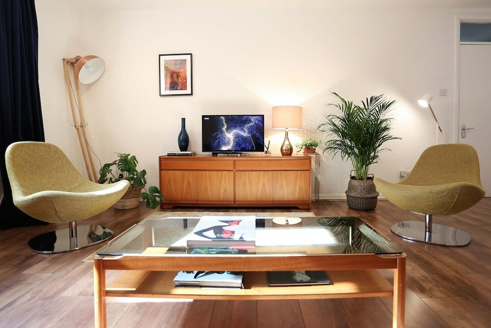 Фото 3 Beds 2 Baths Oxford Circus