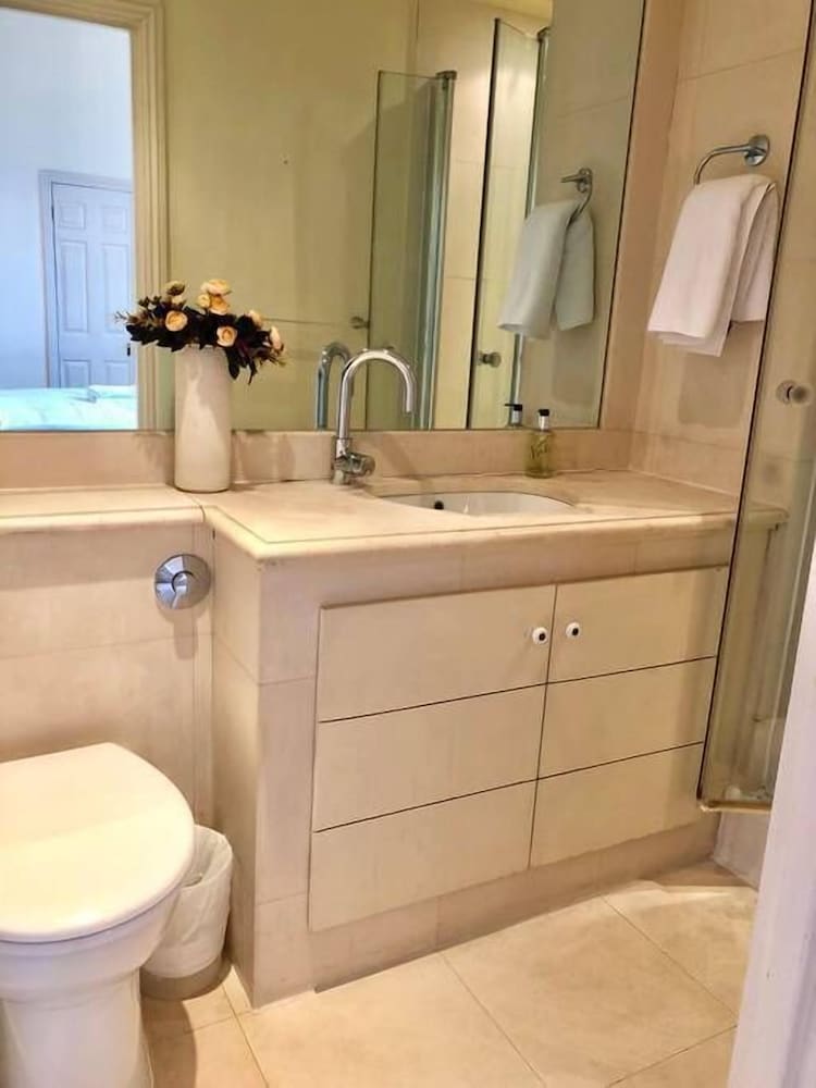 Фото Buckingham Palace View Apartment