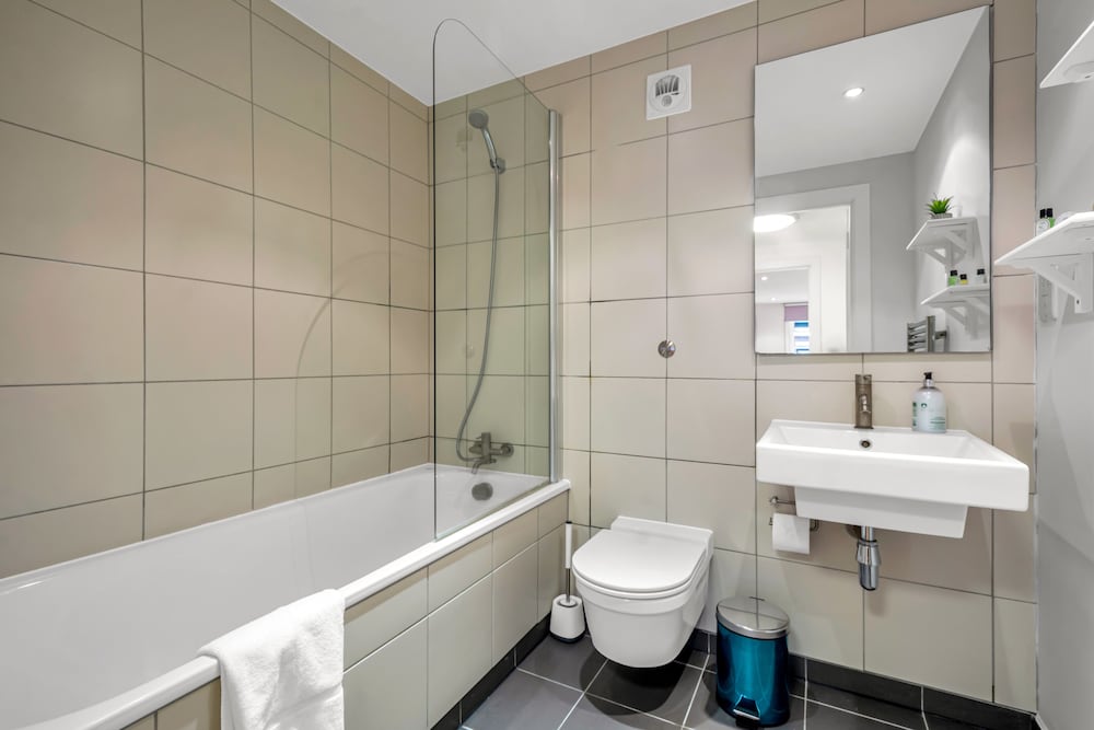 Фото 1 Bed Serviced Apartment near Blackfriars