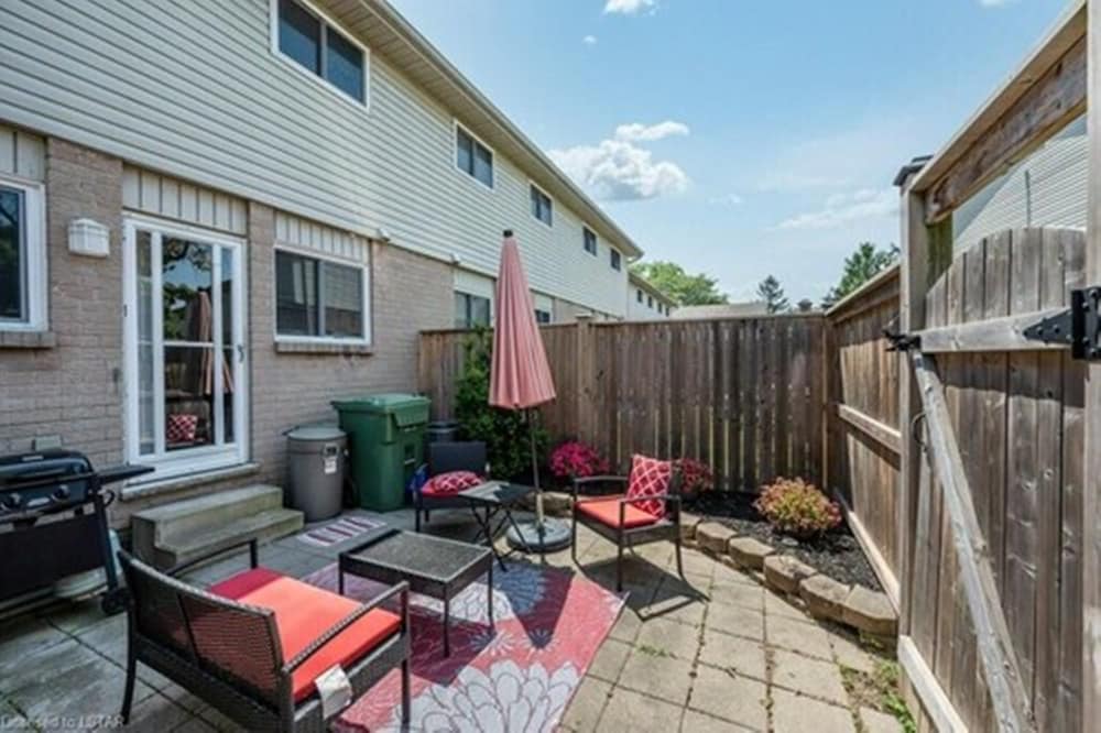 Фото Globalstay. Elegant 3 Bedroom Townhouse in London