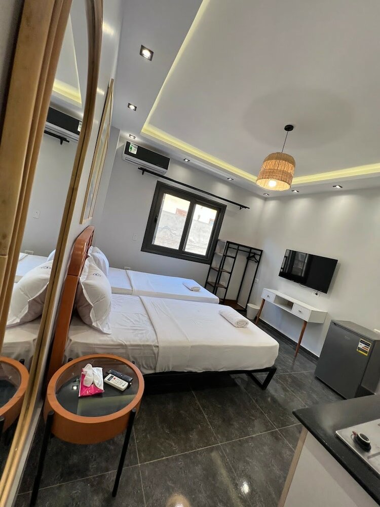 Фото Travelholic Auc Residence