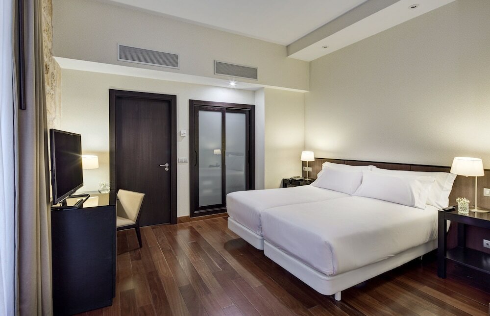 Фото Sercotel Puerta de la Catedral