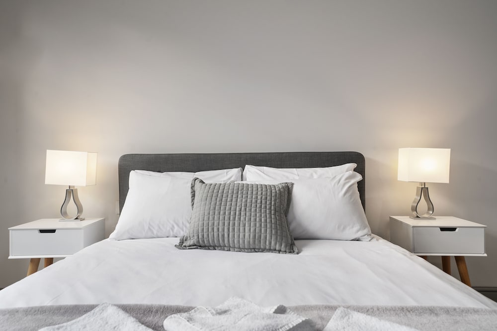 Фото Executive Apartments in the Heart of London, Free WiFi by City Stay London