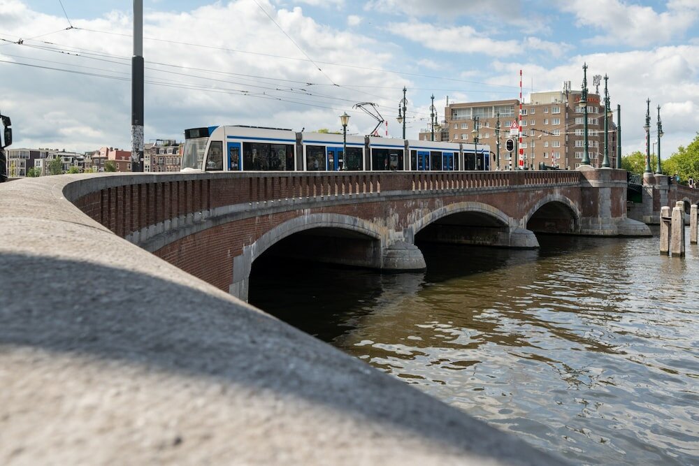 Фото Limehome Amsterdam Hemonystraat