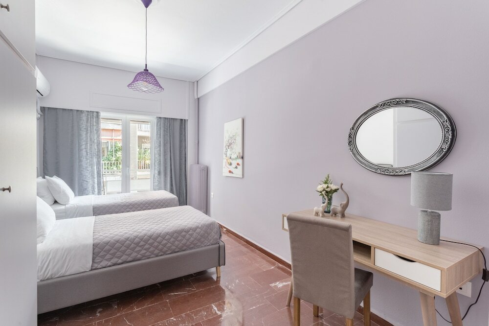 Фото Explore History from a Chic Central Apt