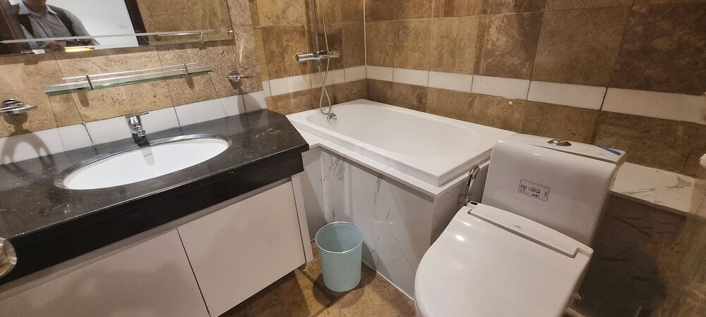 Фото Ruby Serviced Apartment Lieu Giai