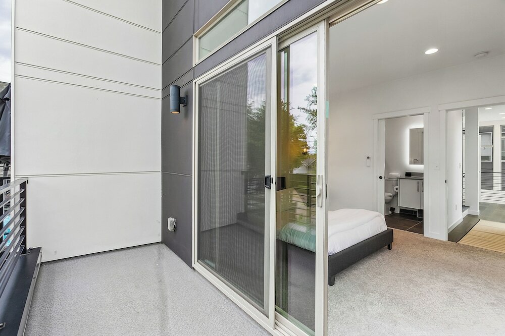 Фото Autumn Leaves in Jefferson Park