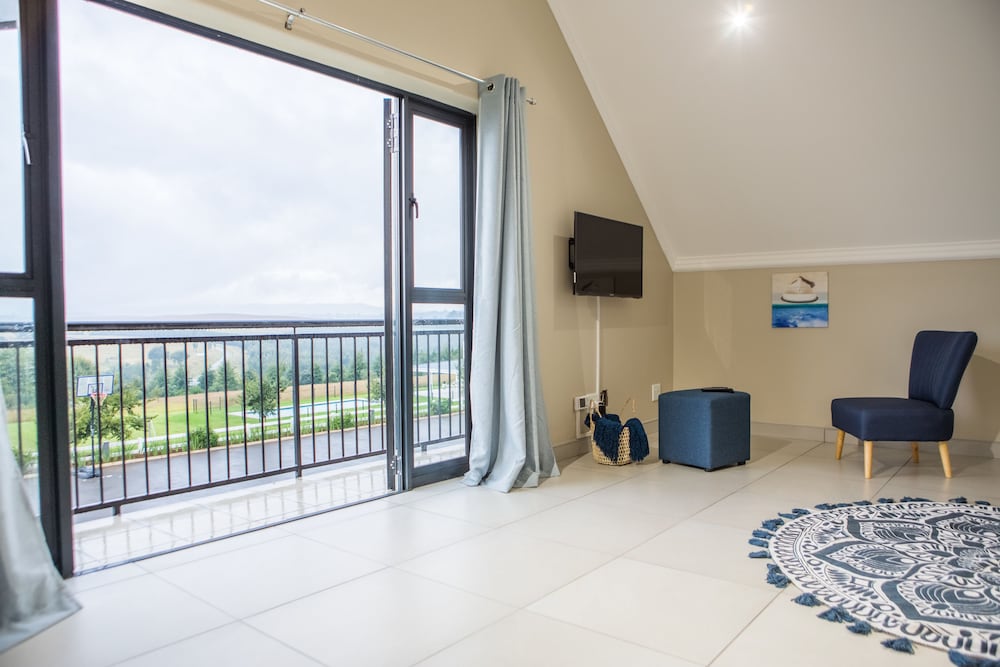 Фото The Living Collective