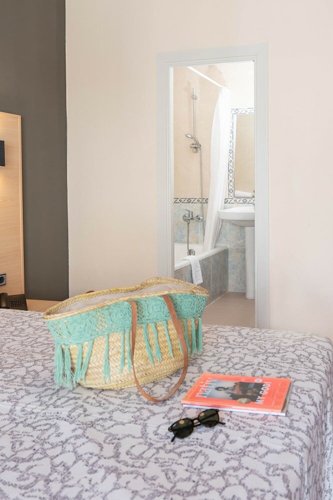 Фото The Red Hotel by Ibiza Feeling 