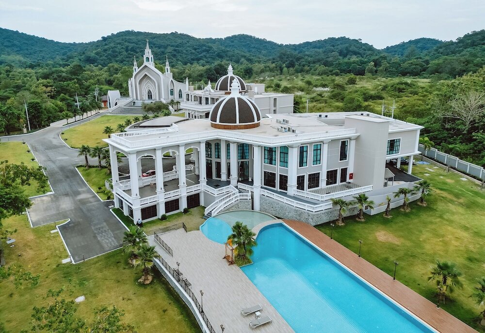 Фото Grand Lord Hotel& Residence