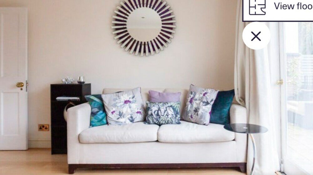 Фото English Garden Apartment