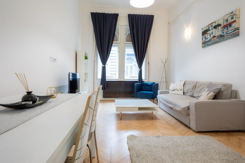 Фото Lie On Me Lazy Simon