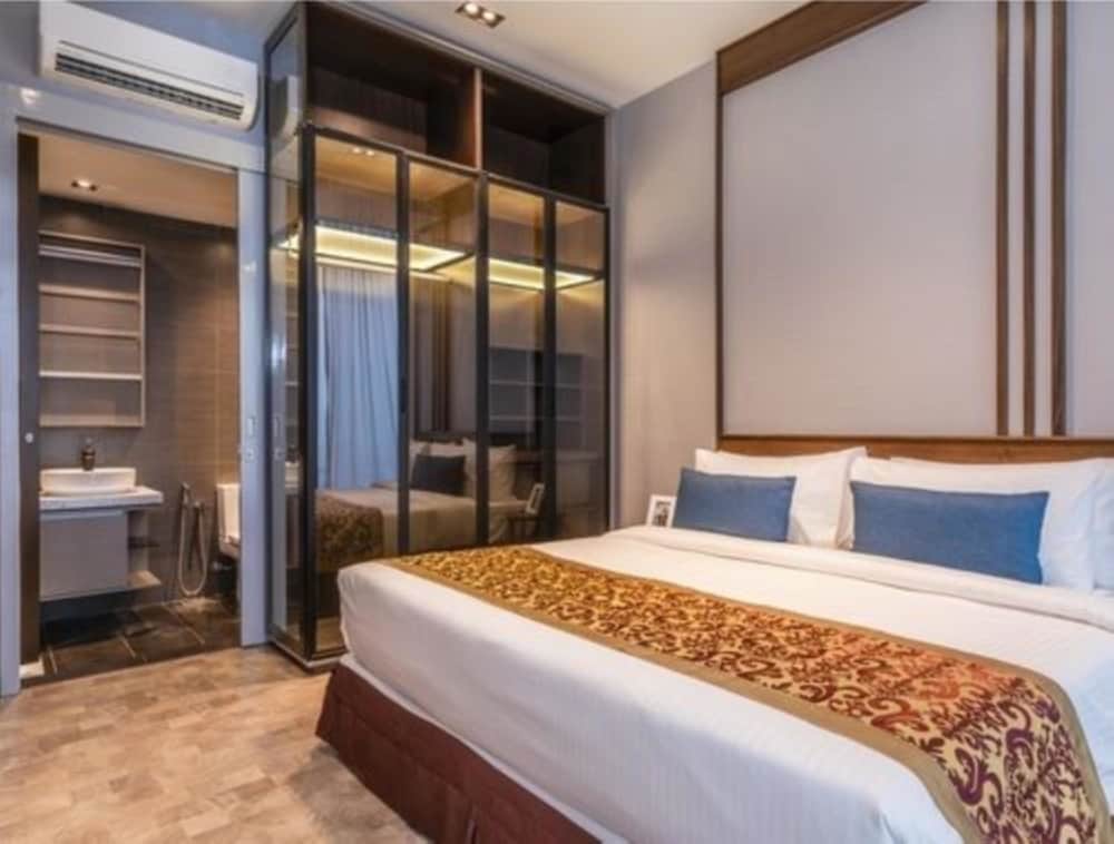 Фото Expressionz Professional Suites Wodages