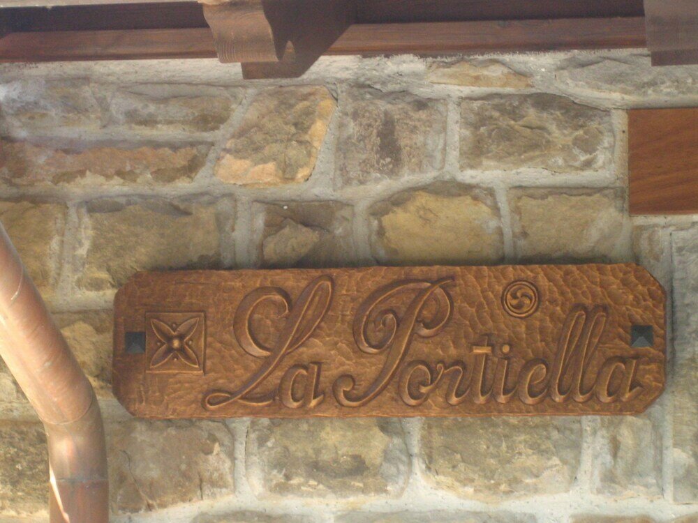 Фото Apartamentos Rurales La Portiella