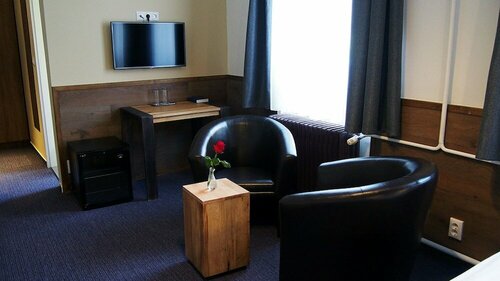 Гостиница Garda Hotel в Сомбатхее