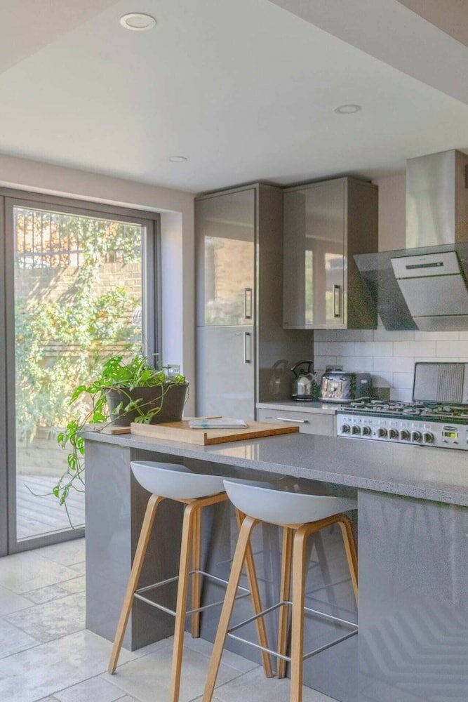 Фото Beautiful & Modern 3bd House- Kennington!