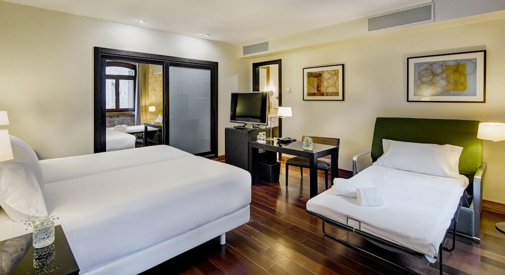 Фото Sercotel Puerta de la Catedral