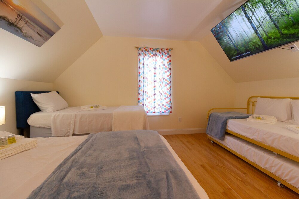 Фото Yachtsman's Cove with 3-Levels