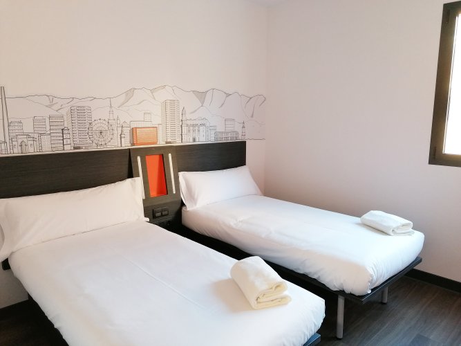 Фото EasyHotel Málaga City Centre