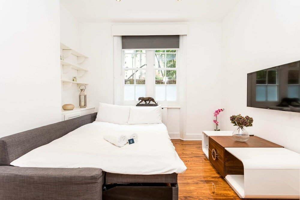 Фото Bright Warwick Chambers Apartment