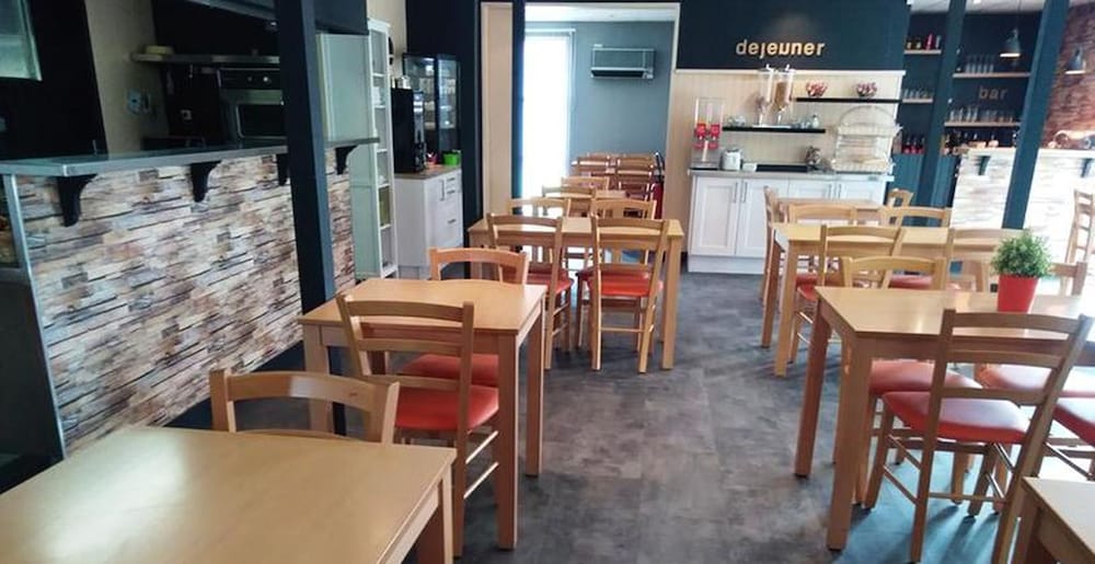 Фото Fasthôtel Avignon Nord