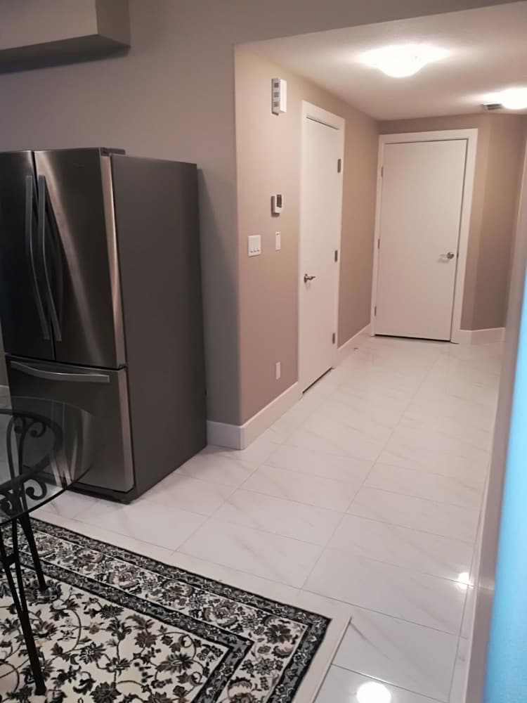 Фото McConachie Luxury Inn