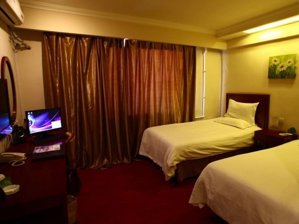 Фото GreenTree Inn Haerbin Railyway Station Express Hotel