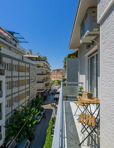 Lush 2bed apt. at the Acropolis