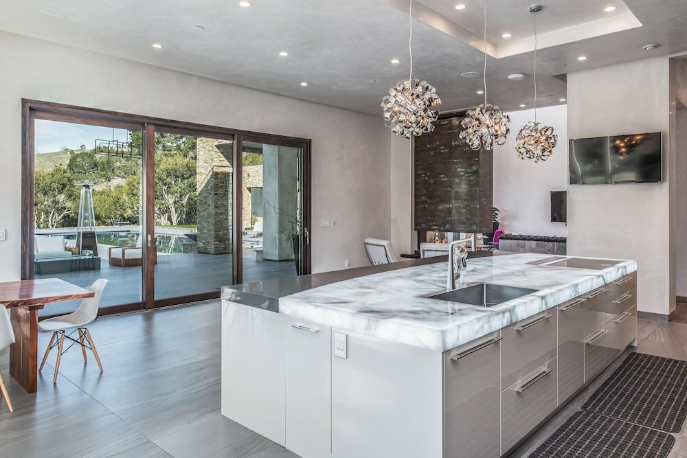 Фото Lx1a: Luxury Contemporary Villa in The Middle of Nature