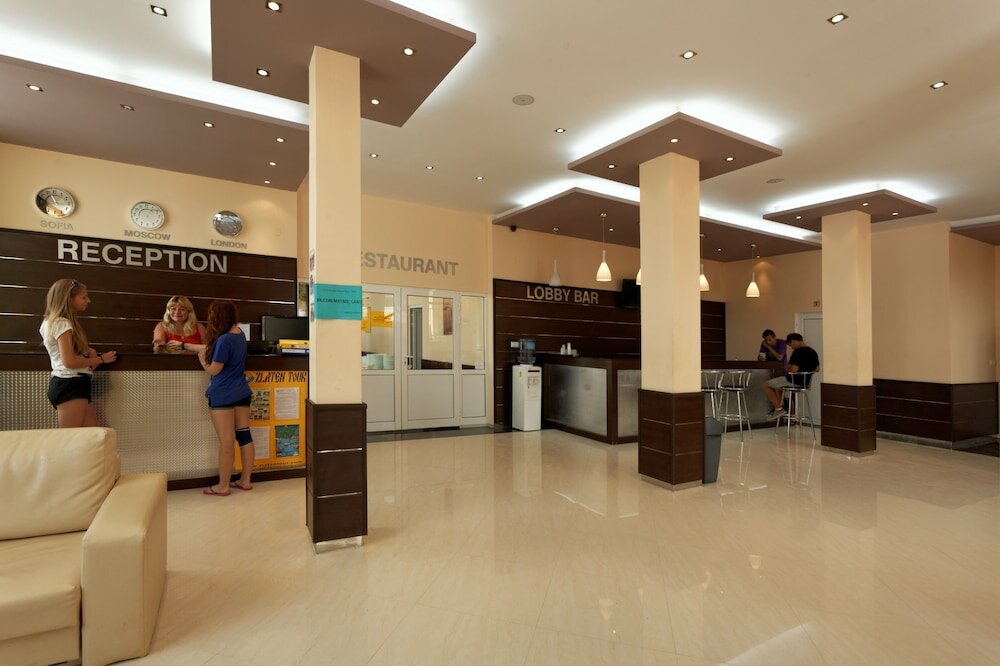 Фото отеля 2