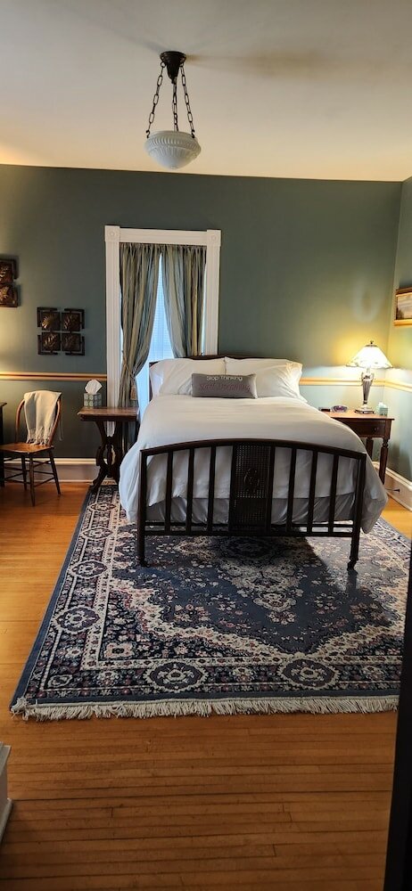 Фото Oaklawn Inn LLC